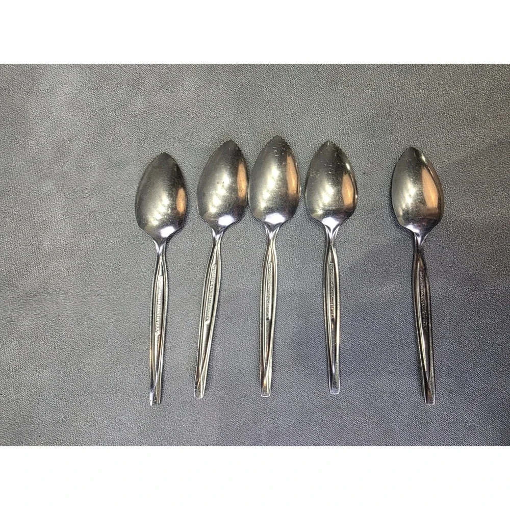 Wm Rogers Mfg Co Grapefruit Spoons Stainless USA Serrated Tip Set of 5 Vintage
